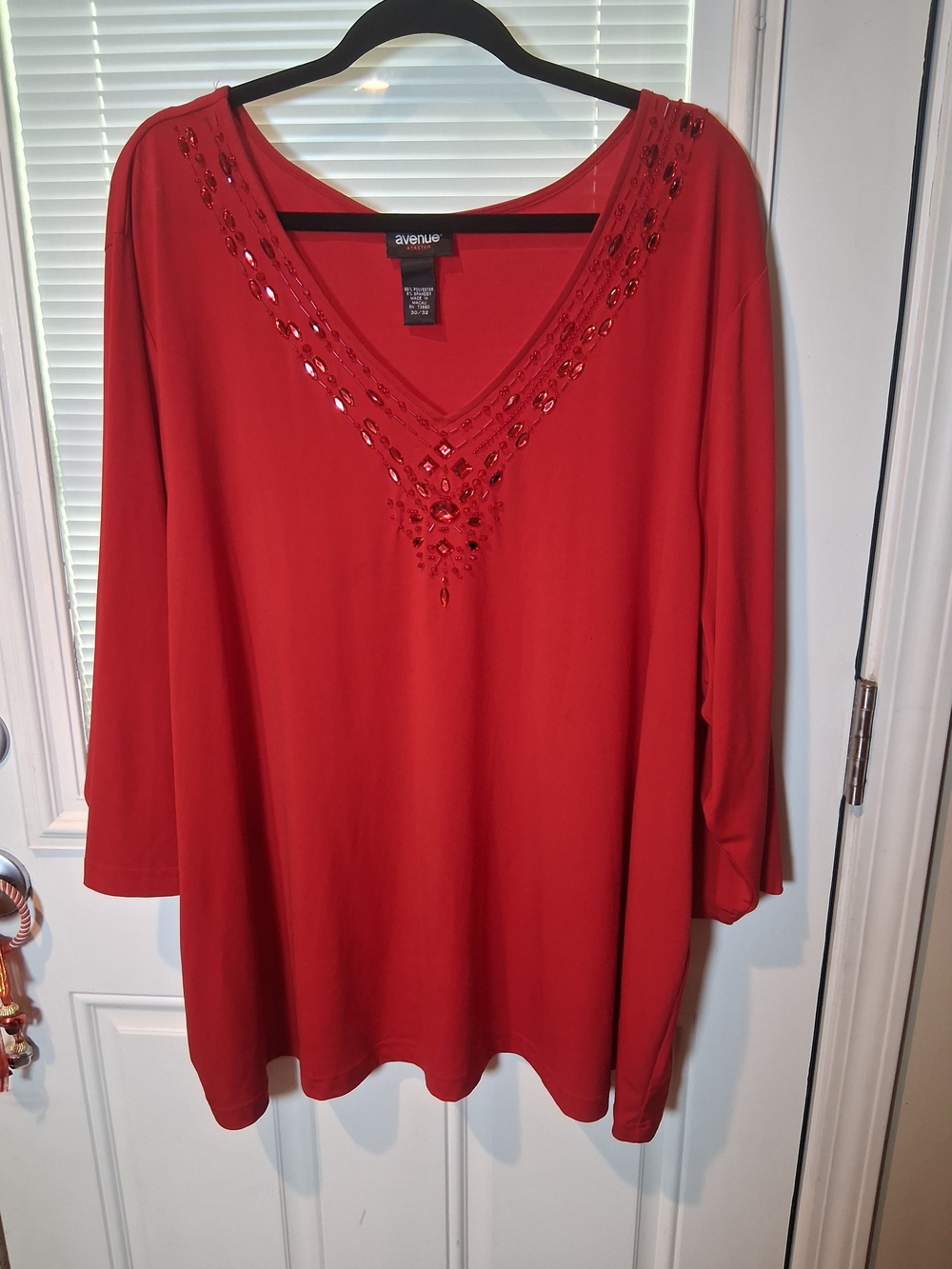 sku349. Avenue Red V-Neck Embellished Women's Top Size 30/32